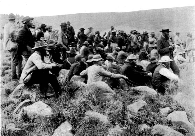 BOERS WATCHING THE FIGHT AT DUNDEE