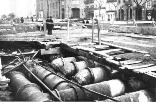 SUBDIVISION OF 36" AND 30" GAS MAINS OVER ROOF OF SUBWAY—66TH STREET AND BROADWAY