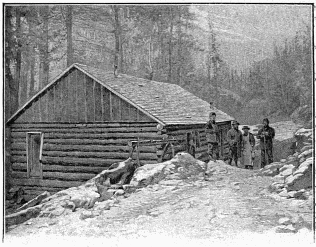 CABANE DE MINEURS. DESSIN D'OULEVAY, PHOTOGRAPHIE DE LA ROCHE, À SEATTLE.