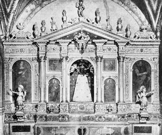 S. MINIATO &mdash; CAPPELLA DEL LORETINO &mdash; ALTARE. (Fot. I. I. d'Arti Grafiche).