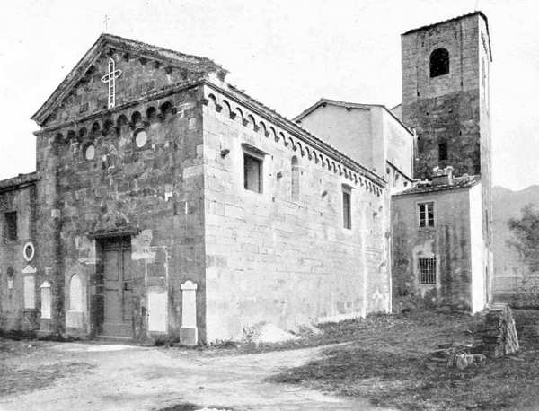 CAPRONA &mdash; CHIESA DI S. GIULIA. (Fot. I. I. d'Arti Grafiche).