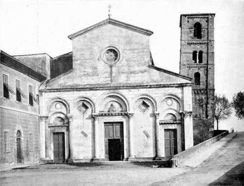 S. MICHELE DEGLI SCALZI PRESSO PISA &mdash; FACCIATA E CAMPANILE. (Fot. I. I. d'Arti Grafiche).