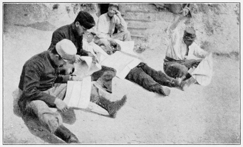 AMERICANS IN THE FOREIGN LEGION RECEIVING NEWS FROM
HOME