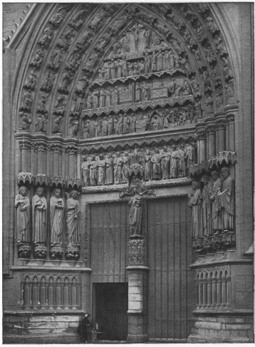 SOUTH
DOORWAY.

(facing the
Rue Robert
de Luzarches).

ON DIVIDING
PILLAR,
“GILDED
VIRGIN.”